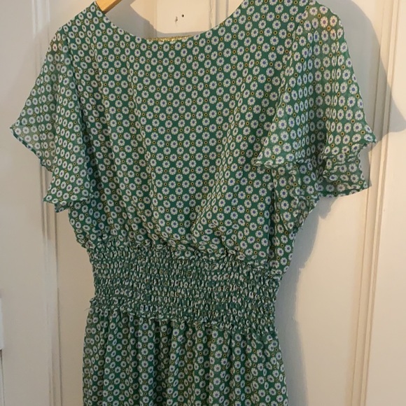 Max Studio Flutter Sleeve Floral Dress - Picture 7 of 8